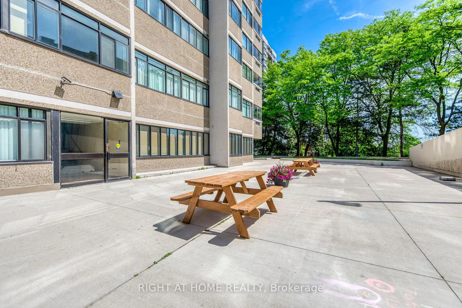 Photo 37 of Unit 607, 50 Elm Drive E, Mississauga, Mississauga Valleys — HOMEH