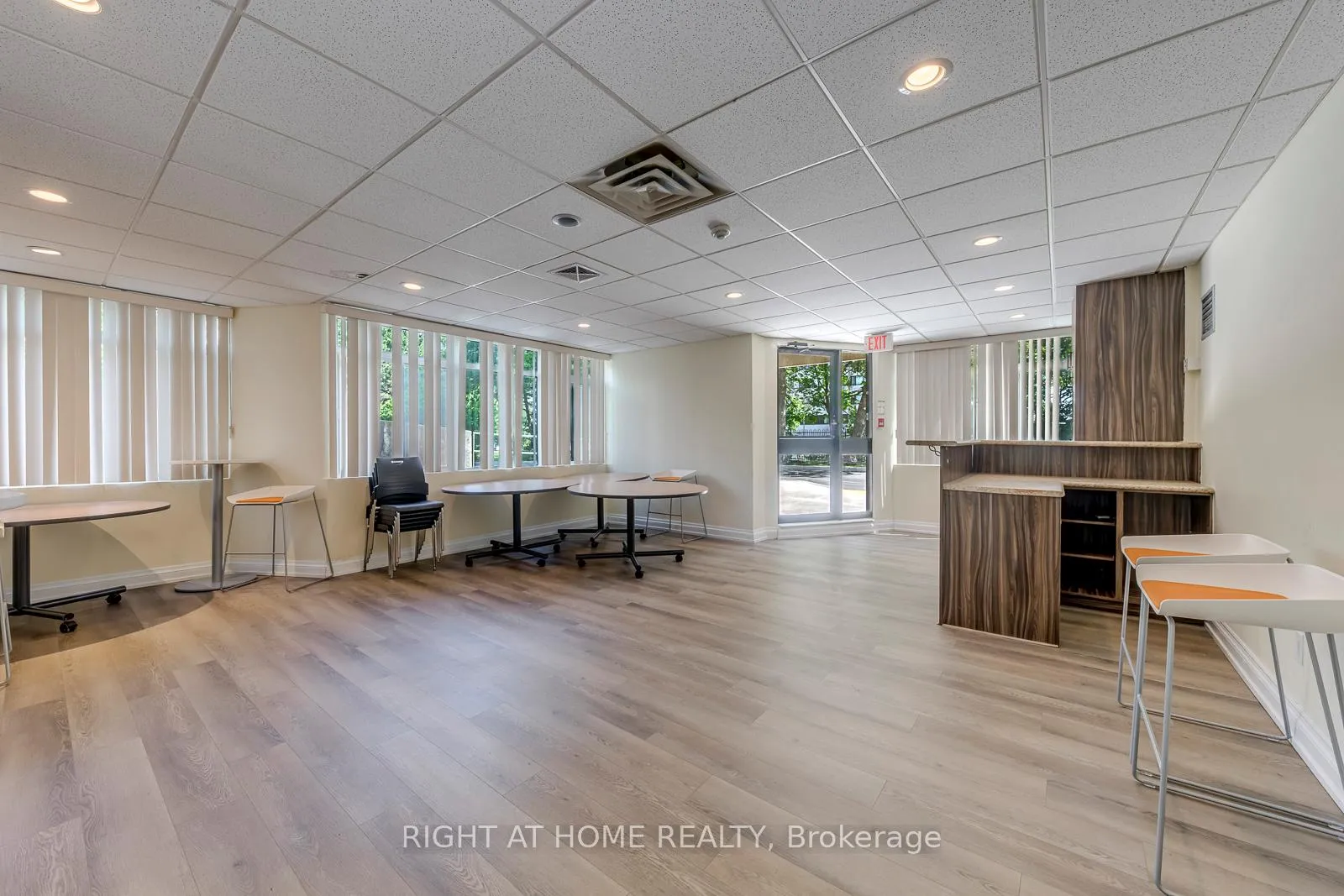 Photo 40 of Unit 607, 50 Elm Drive E, Mississauga, Mississauga Valleys — HOMEH