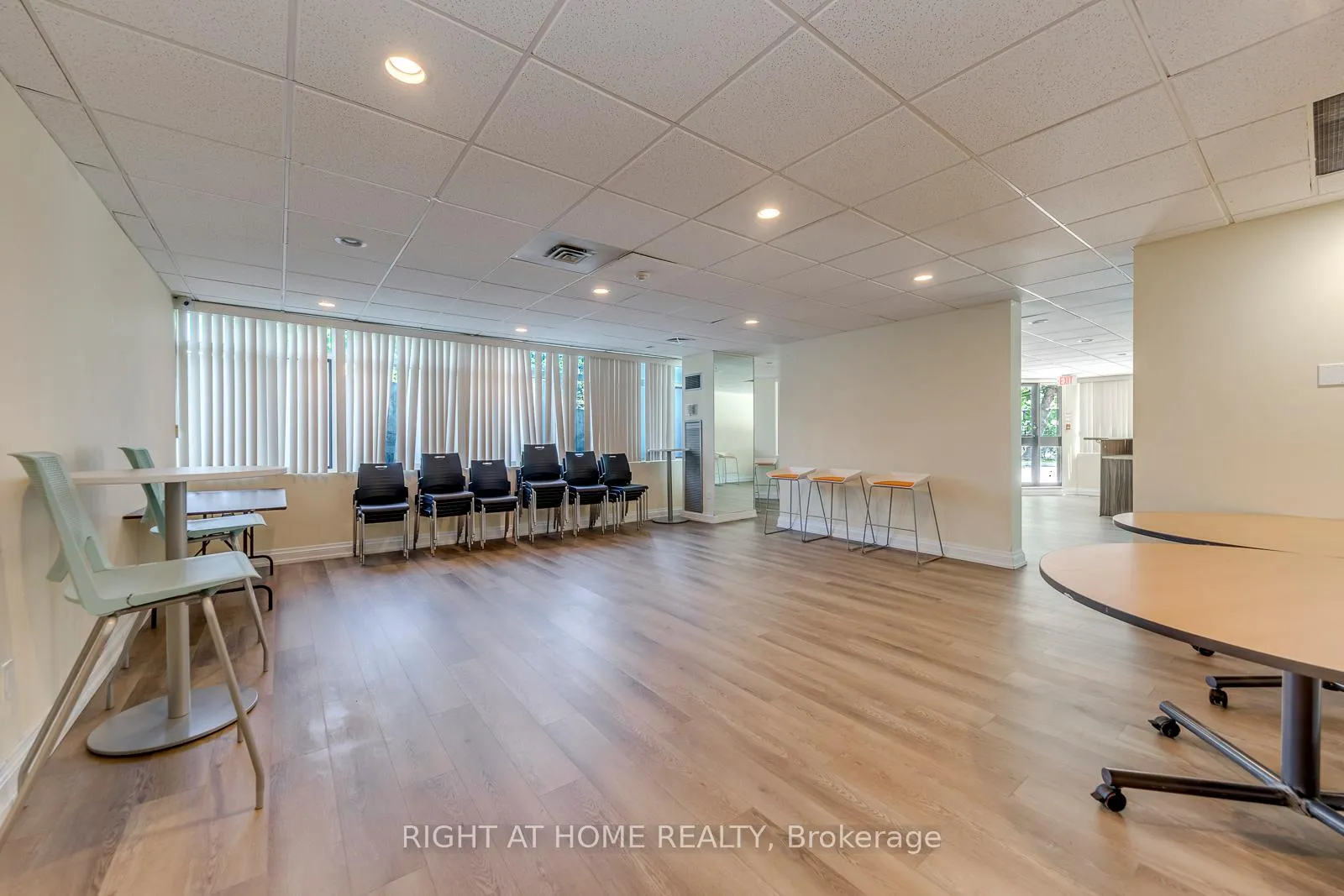 Photo 42 of Unit 607, 50 Elm Drive E, Mississauga, Mississauga Valleys — HOMEH