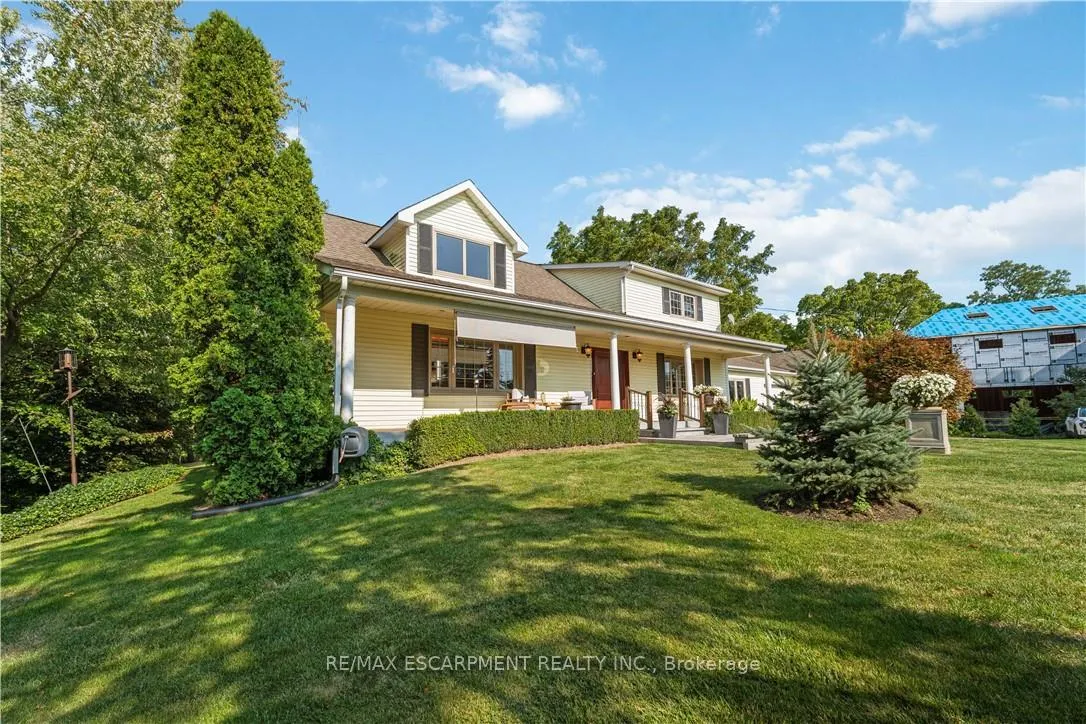 Photo 3 of 493 Ridge Road E, Grimsby, Grimsby Escarpment — HOMEH