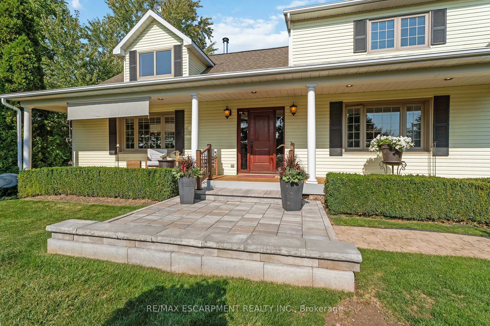 Photo 5 of 493 Ridge Road E, Grimsby, Grimsby Escarpment — HOMEH