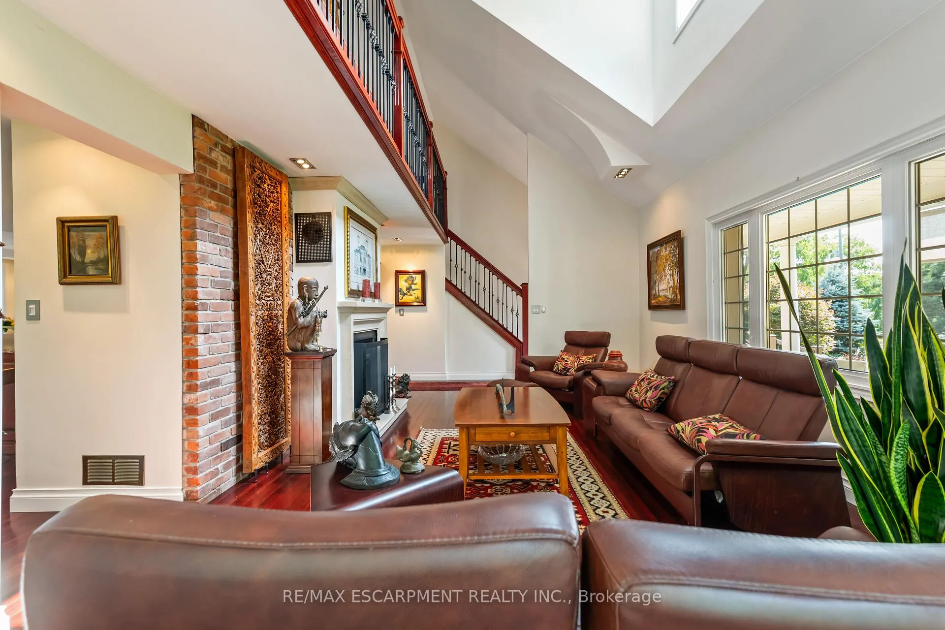 Photo 11 of 493 Ridge Road E, Grimsby, Grimsby Escarpment — HOMEH