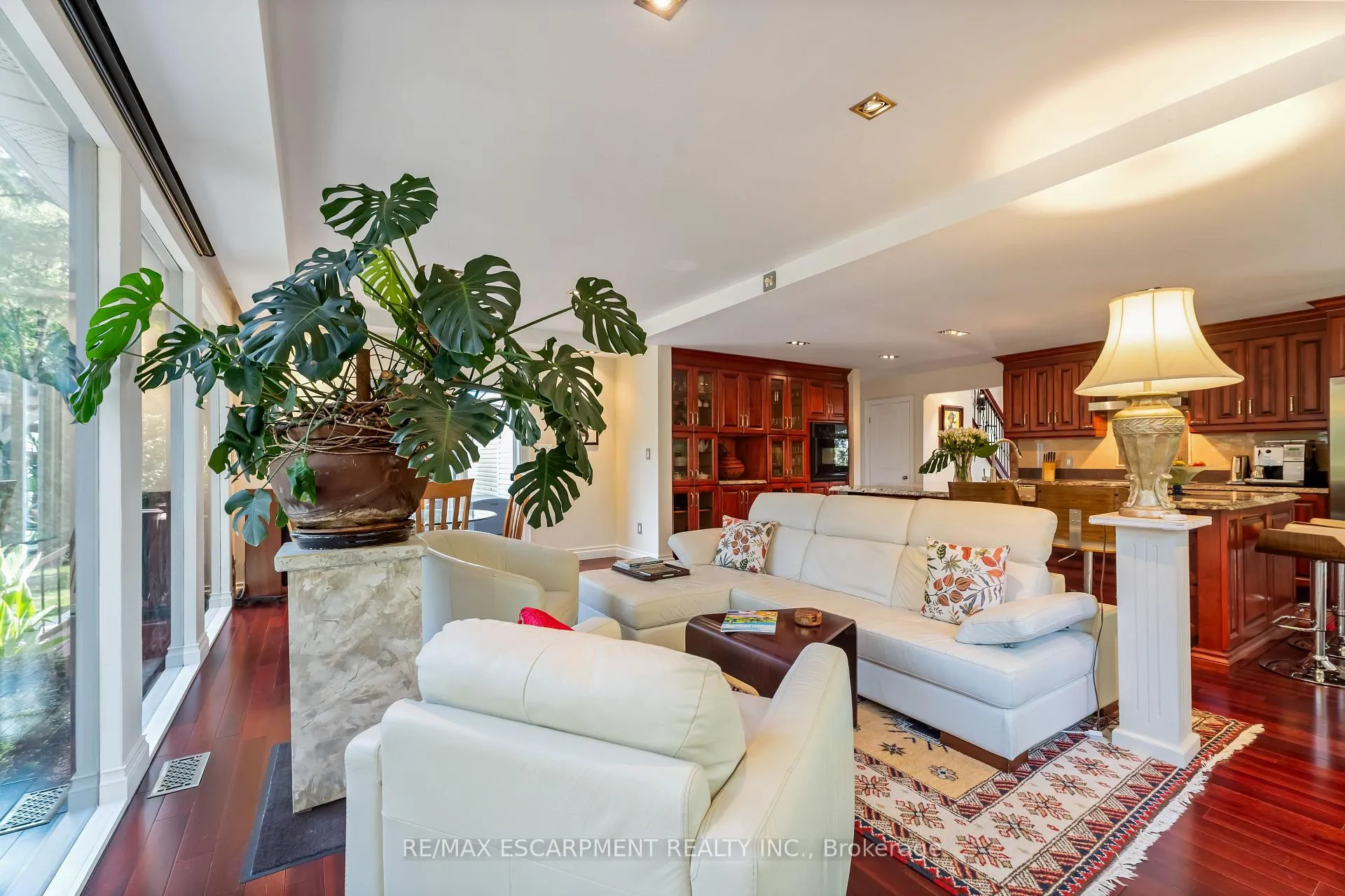 Photo 12 of 493 Ridge Road E, Grimsby, Grimsby Escarpment — HOMEH