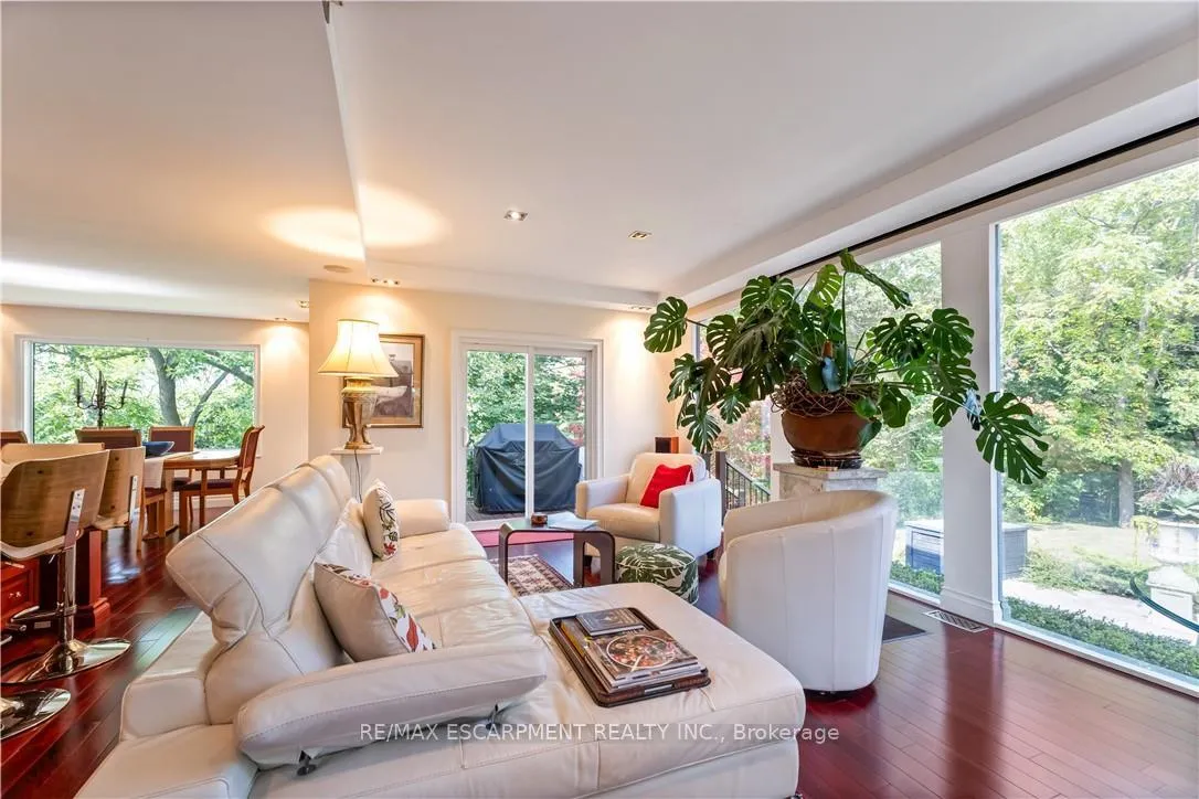 Photo 13 of 493 Ridge Road E, Grimsby, Grimsby Escarpment — HOMEH