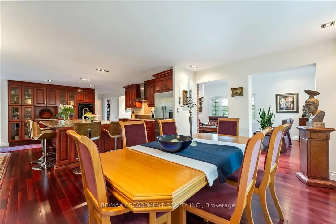 Photo 15 of 493 Ridge Road E, Grimsby, Grimsby Escarpment — HOMEH