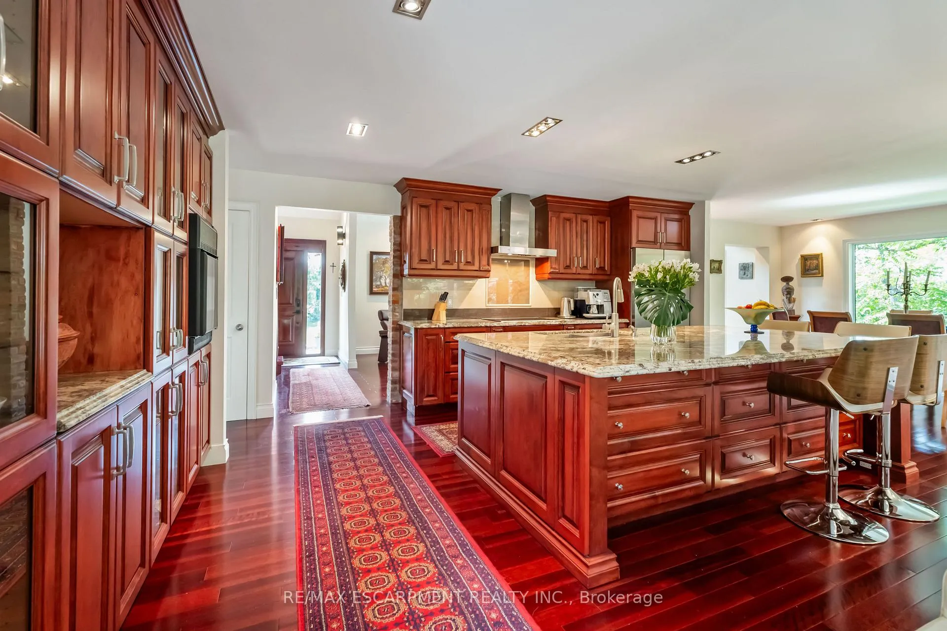 Photo 19 of 493 Ridge Road E, Grimsby, Grimsby Escarpment — HOMEH