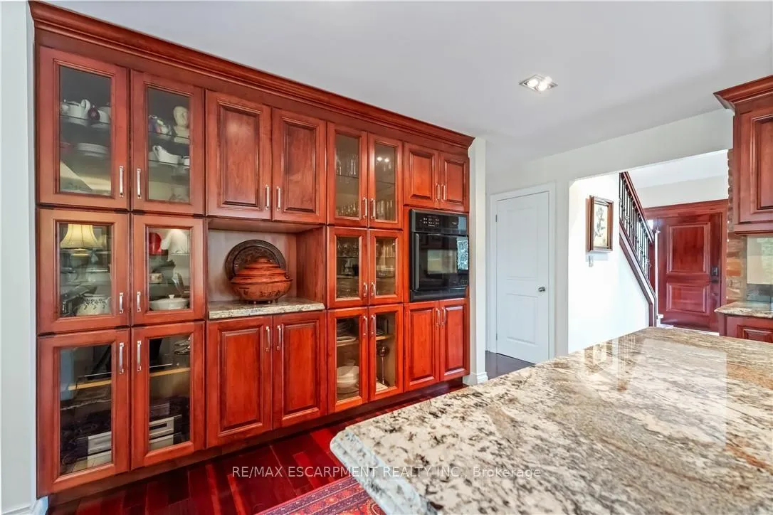 Photo 20 of 493 Ridge Road E, Grimsby, Grimsby Escarpment — HOMEH