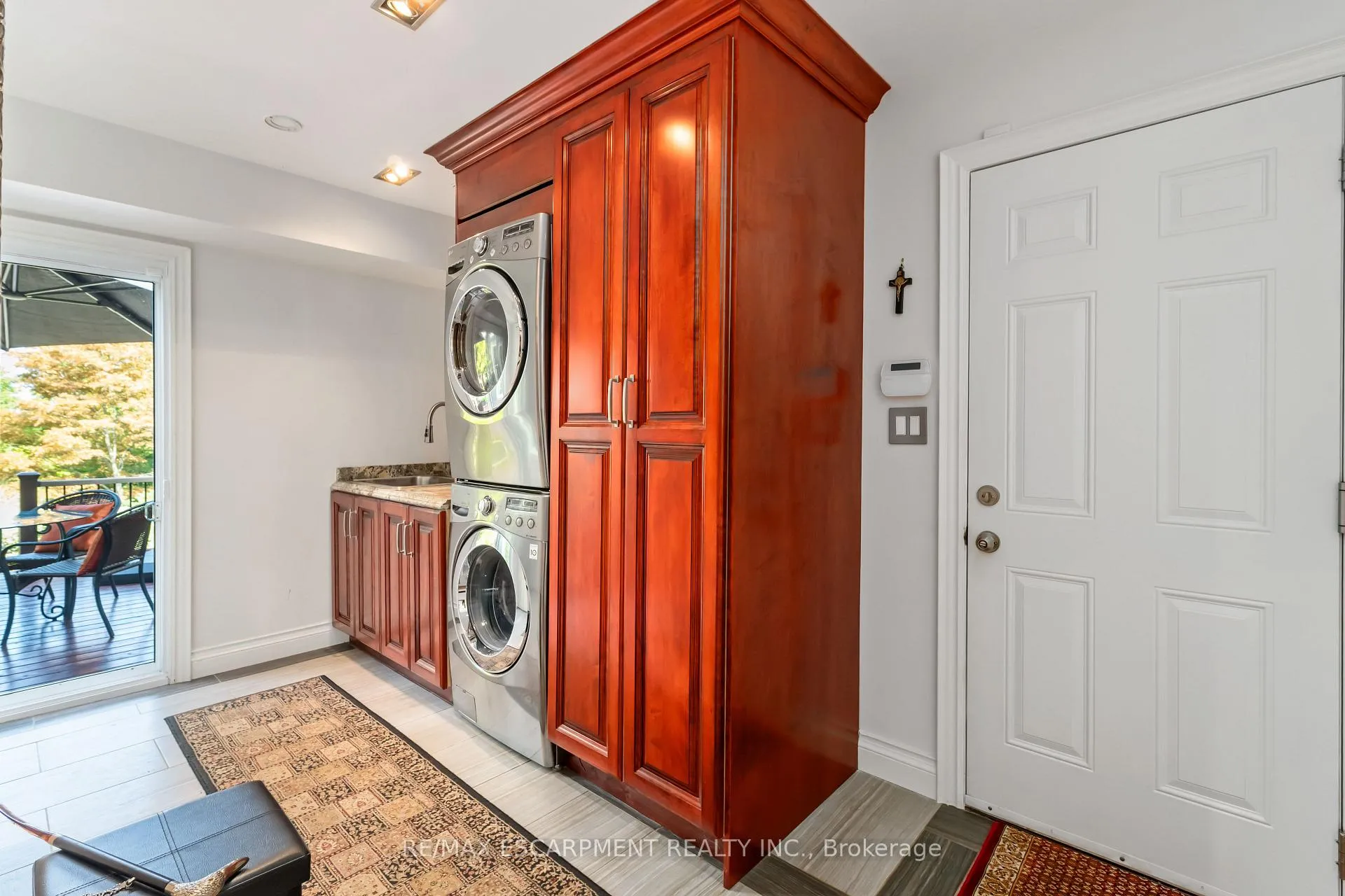 Photo 24 of 493 Ridge Road E, Grimsby, Grimsby Escarpment — HOMEH