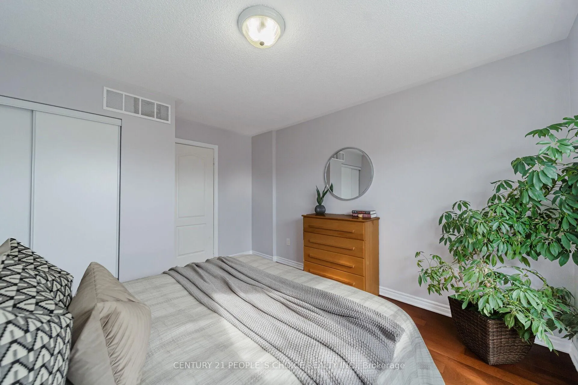Photo 37 of 7107 Appletree Lane, Mississauga, Meadowvale Village — HOMEH