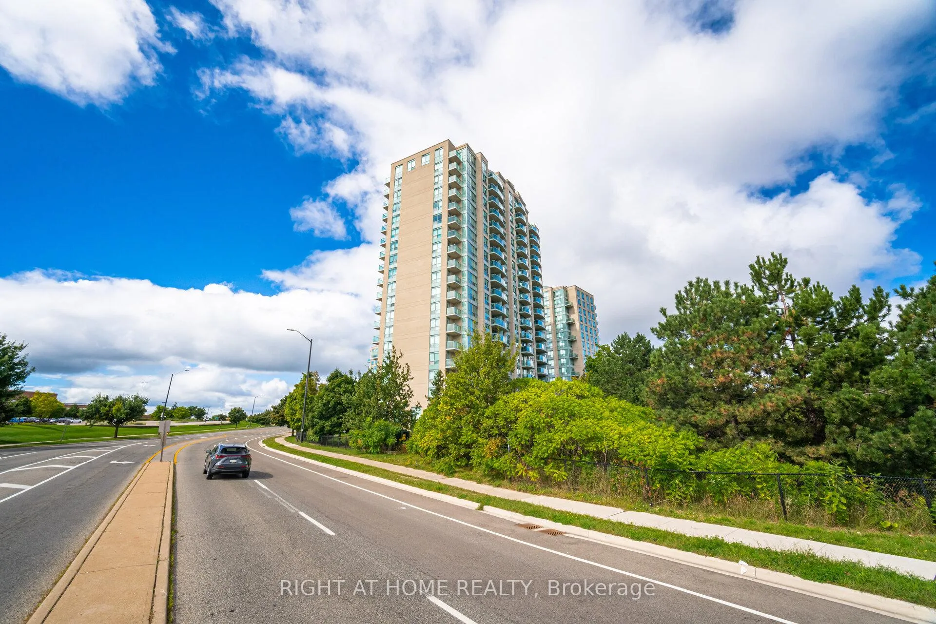Photo 4 of Unit 1211, 2545 Erin Centre Boulevard, Mississauga, Central Erin Mills — HOMEH