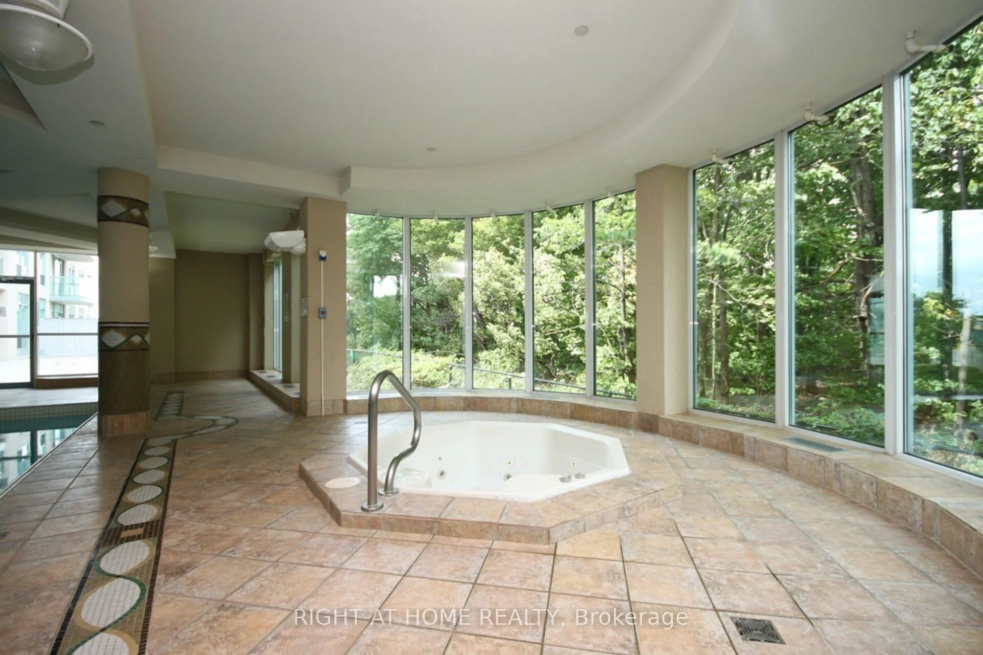 Photo 8 of Unit 1211, 2545 Erin Centre Boulevard, Mississauga, Central Erin Mills — HOMEH