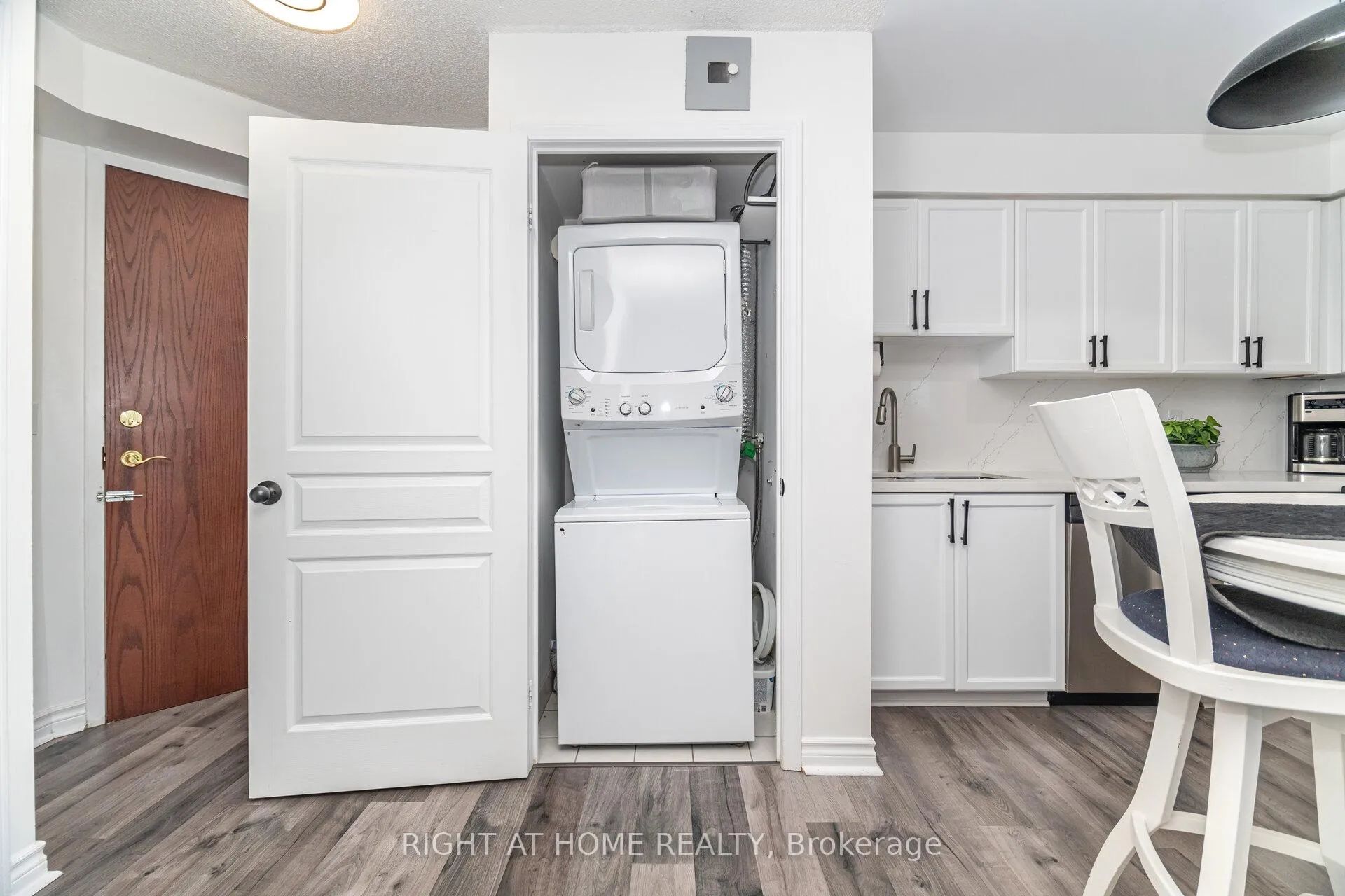 Photo 23 of Unit 1211, 2545 Erin Centre Boulevard, Mississauga, Central Erin Mills — HOMEH