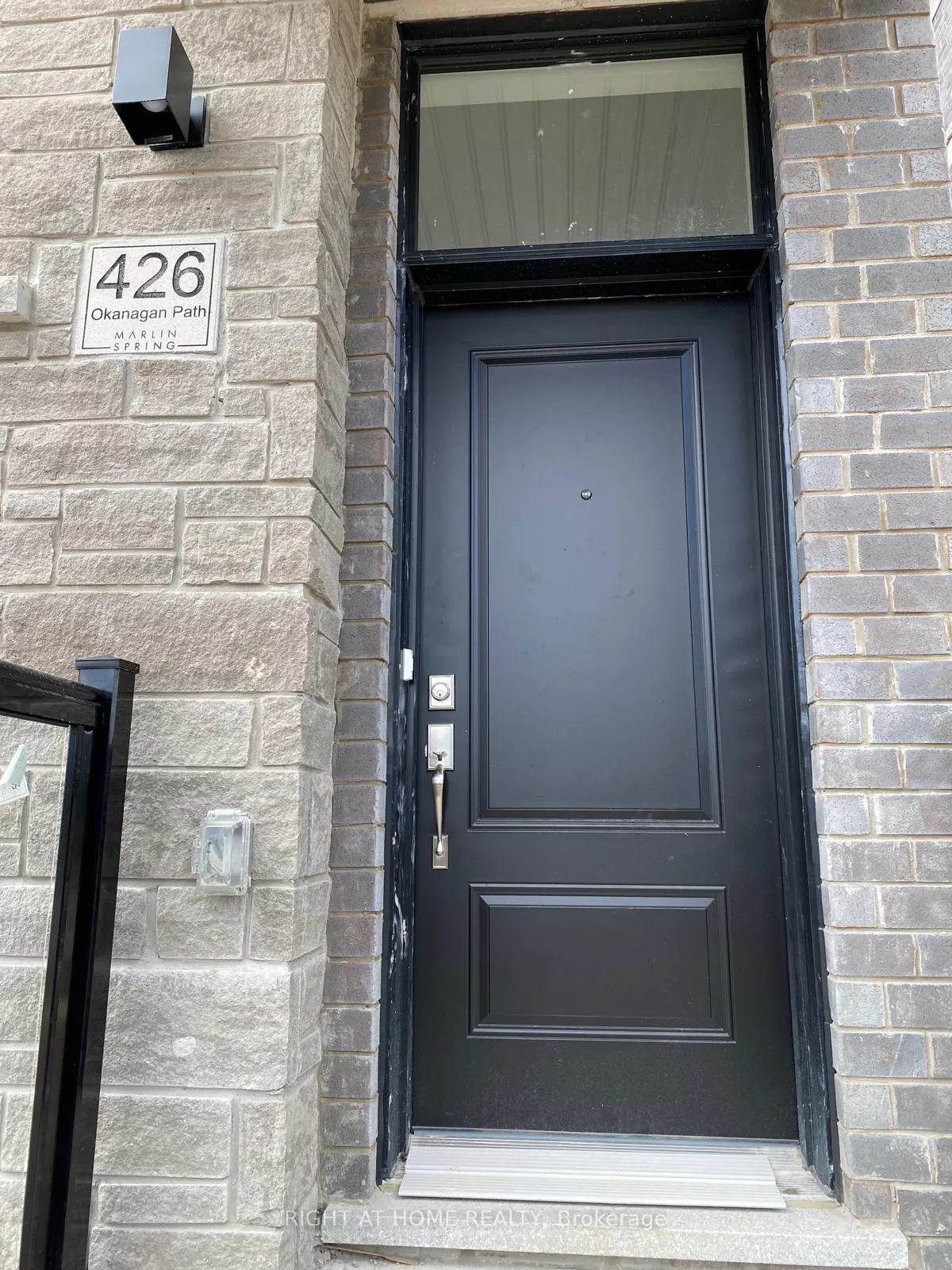 Photo 2 of 426 Okanagan Path, Oshawa, Donevan — HOMEH