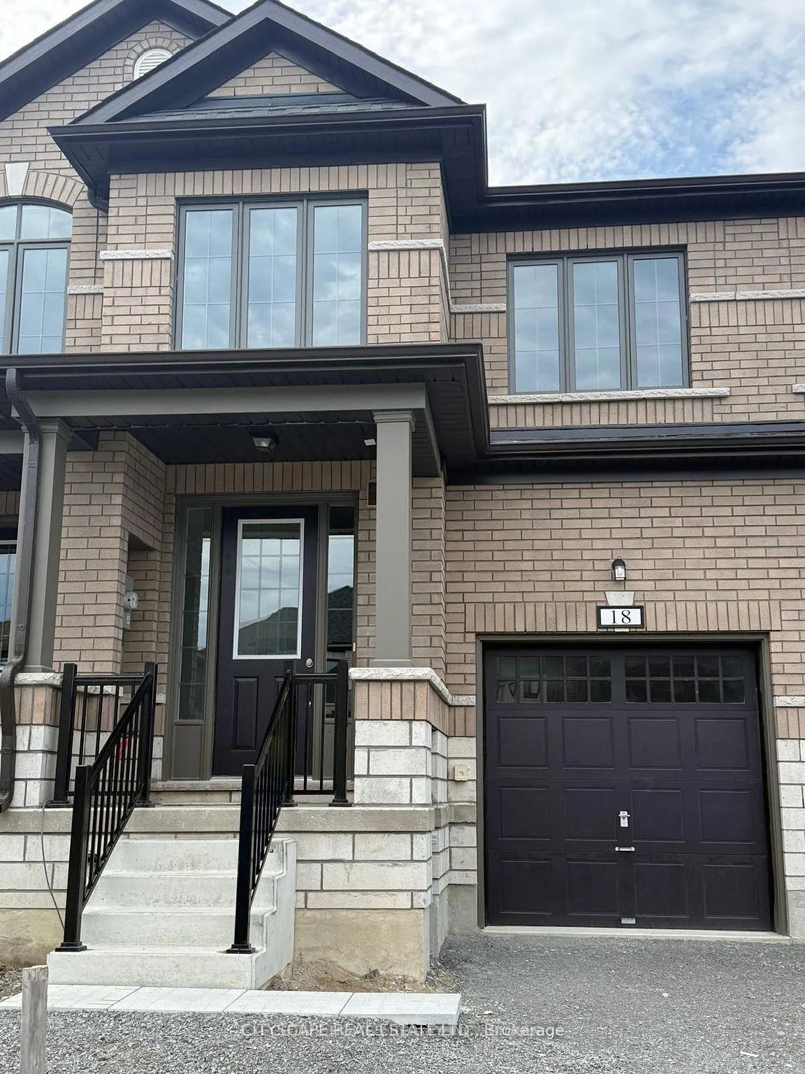 Photo 2 of 18 Walters Street, Kawartha Lakes, Lindsay — HOMEH