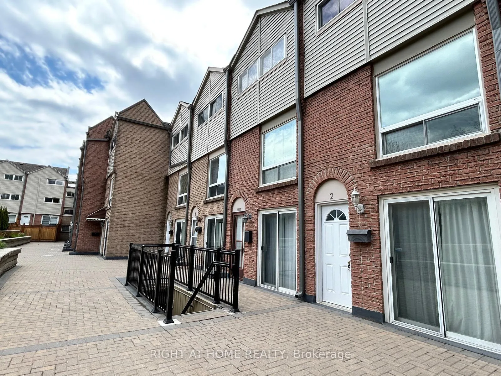 Photo 2 of Unit 2, 1666 Queen Street E, Toronto, The Beaches — HOMEH