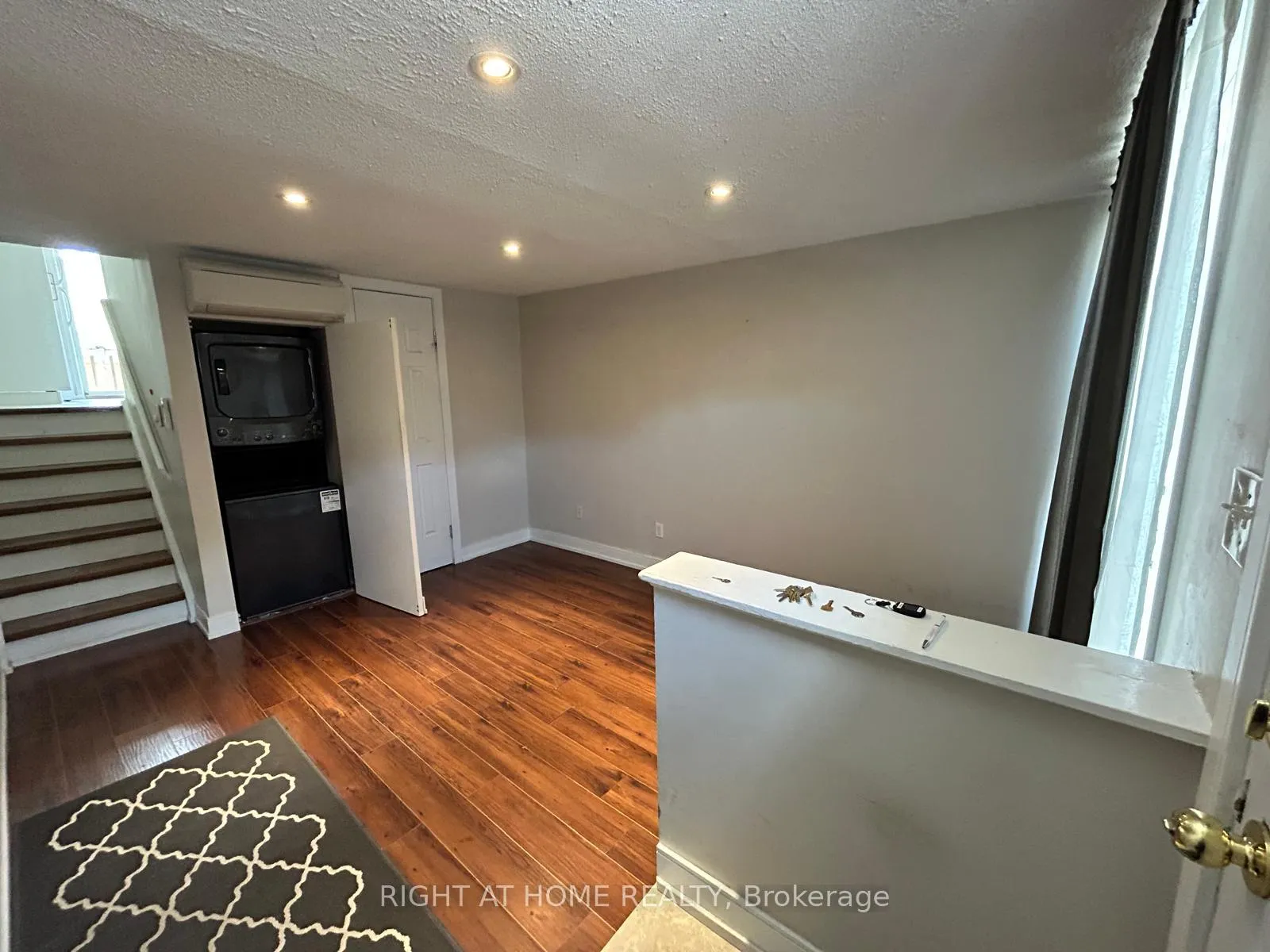 Photo 3 of Unit 2, 1666 Queen Street E, Toronto, The Beaches — HOMEH