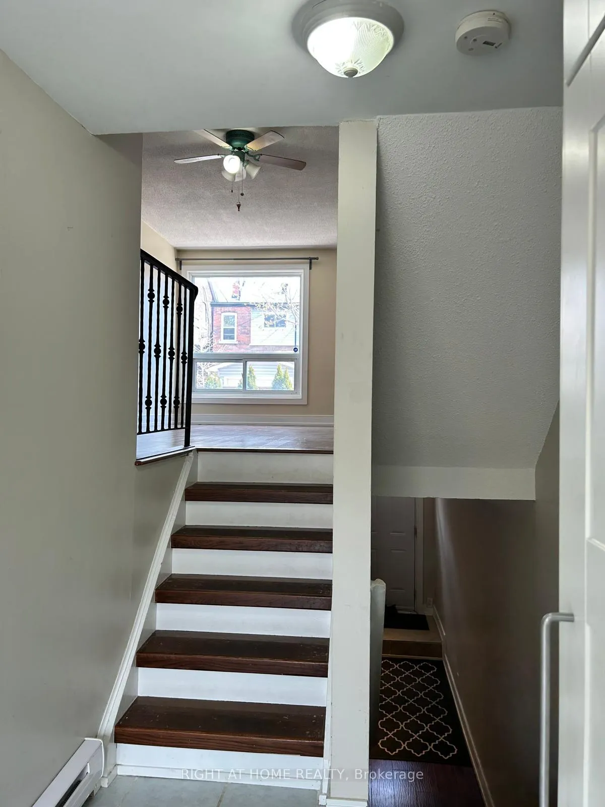Photo 4 of Unit 2, 1666 Queen Street E, Toronto, The Beaches — HOMEH