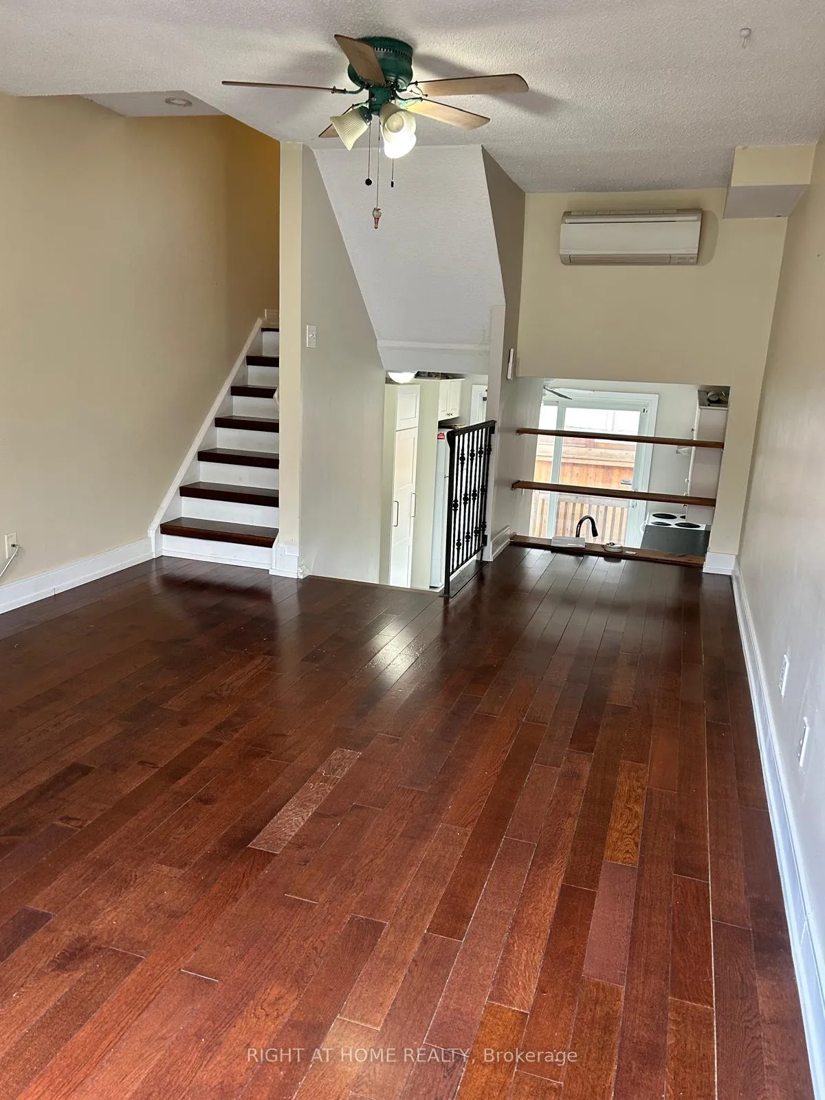 Photo 7 of Unit 2, 1666 Queen Street E, Toronto, The Beaches — HOMEH