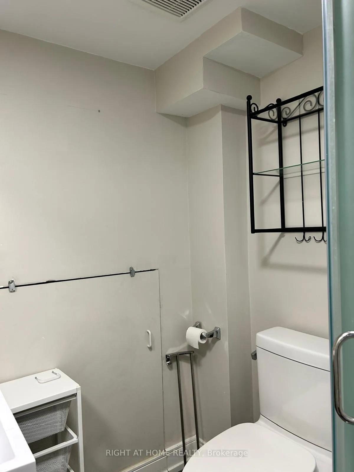 Photo 11 of Unit 2, 1666 Queen Street E, Toronto, The Beaches — HOMEH