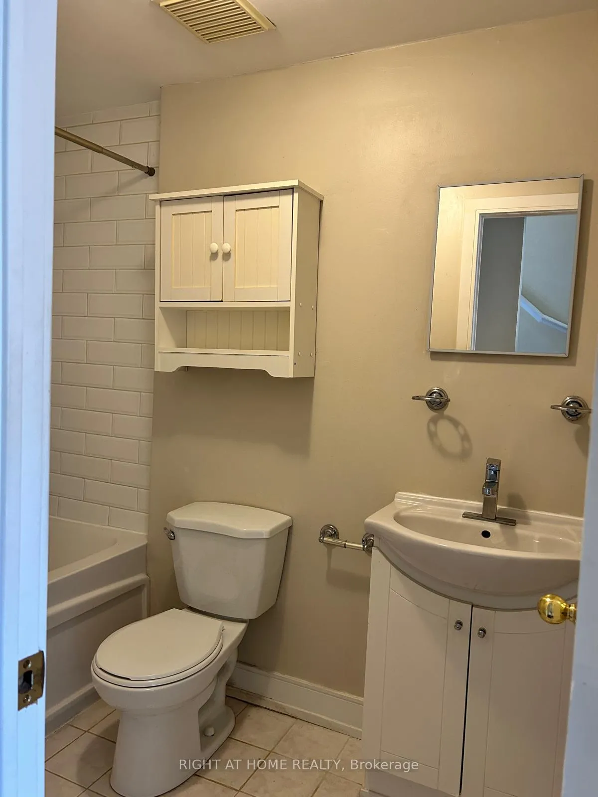 Photo 13 of Unit 2, 1666 Queen Street E, Toronto, The Beaches — HOMEH