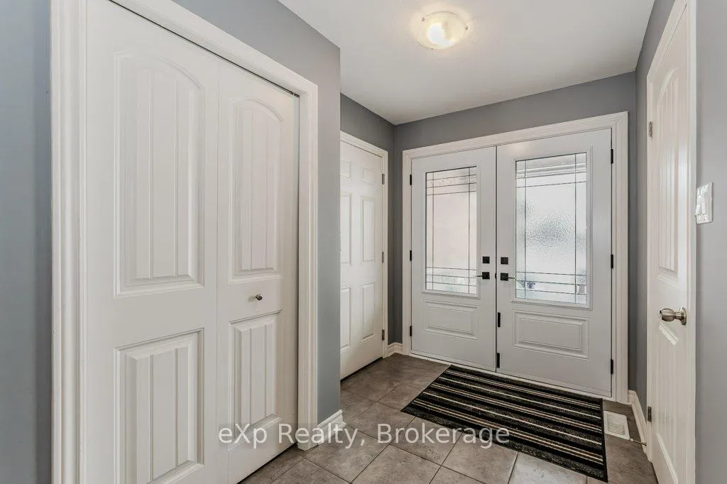 Photo 5 of 55 Laughland Lane, Guelph, Pineridge/Westminster Woods — HOMEH