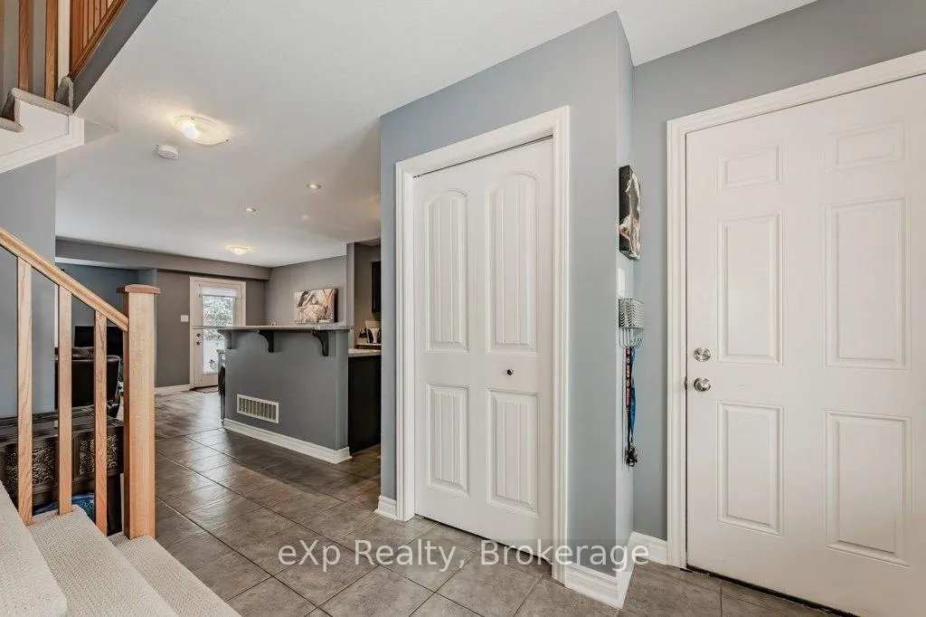 Photo 6 of 55 Laughland Lane, Guelph, Pineridge/Westminster Woods — HOMEH