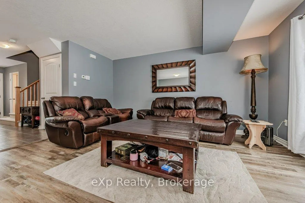 Photo 9 of 55 Laughland Lane, Guelph, Pineridge/Westminster Woods — HOMEH