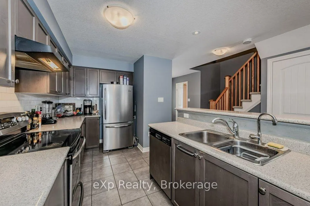 Photo 13 of 55 Laughland Lane, Guelph, Pineridge/Westminster Woods — HOMEH