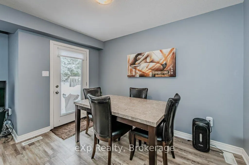Photo 16 of 55 Laughland Lane, Guelph, Pineridge/Westminster Woods — HOMEH