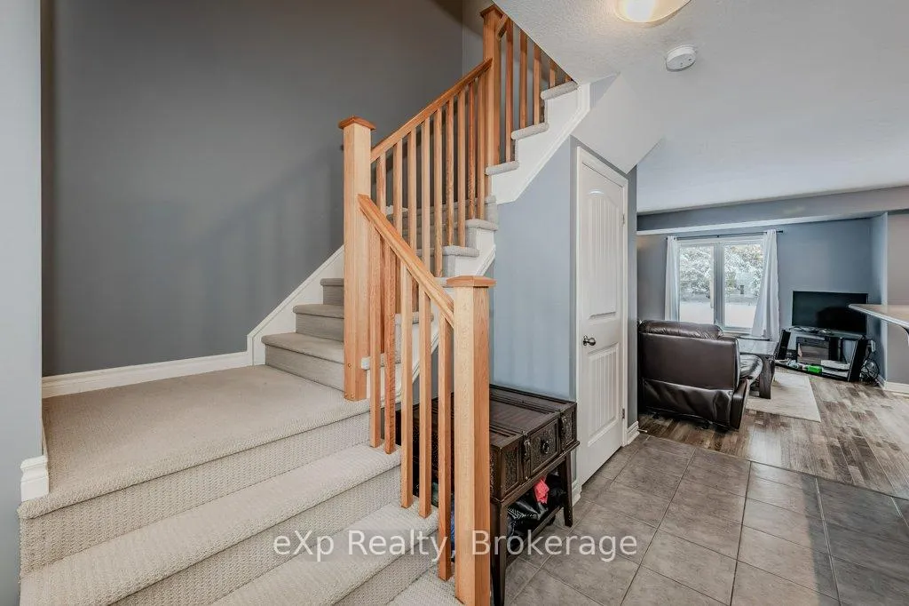 Photo 18 of 55 Laughland Lane, Guelph, Pineridge/Westminster Woods — HOMEH