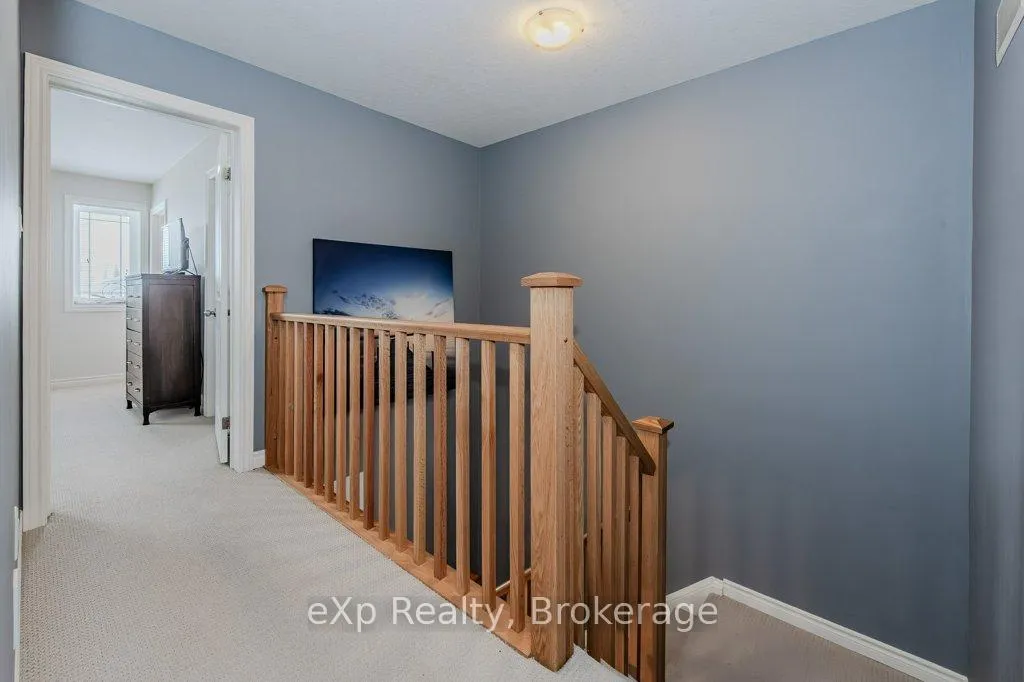 Photo 20 of 55 Laughland Lane, Guelph, Pineridge/Westminster Woods — HOMEH