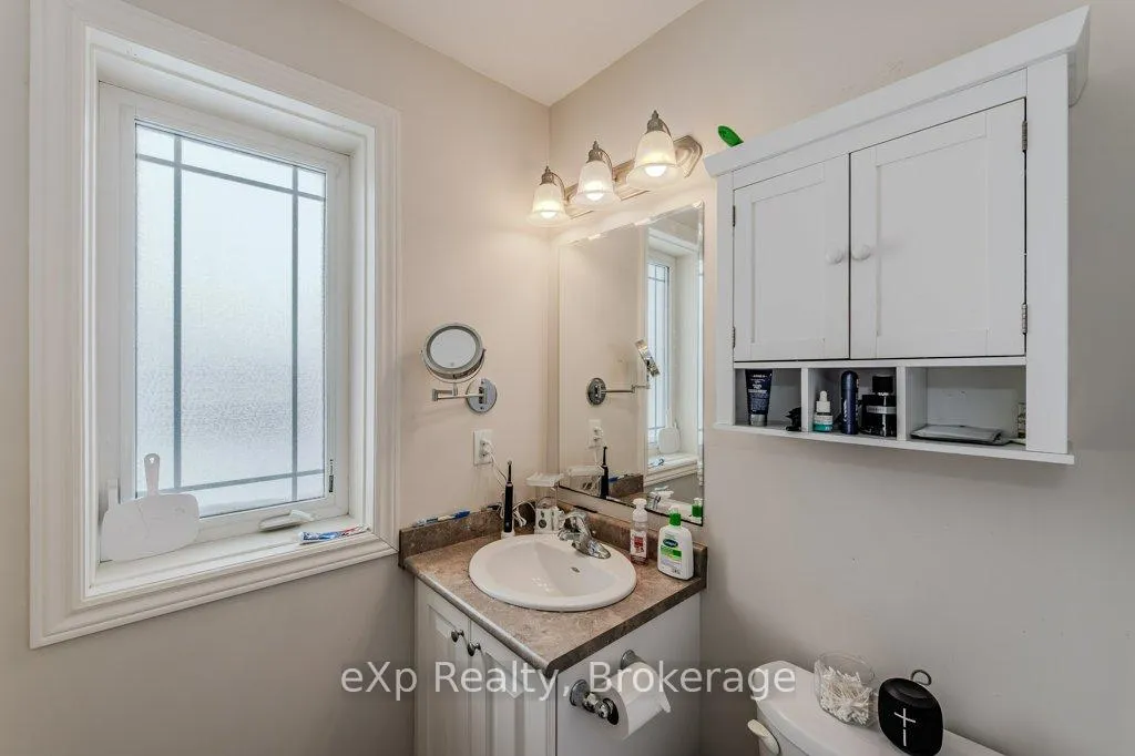 Photo 24 of 55 Laughland Lane, Guelph, Pineridge/Westminster Woods — HOMEH