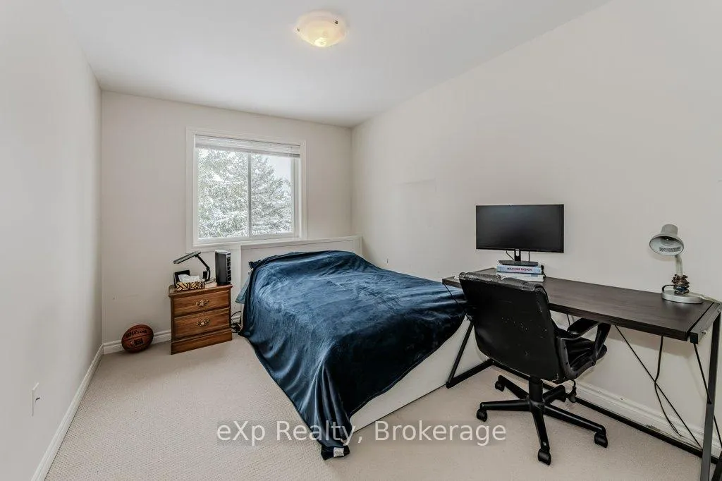 Photo 25 of 55 Laughland Lane, Guelph, Pineridge/Westminster Woods — HOMEH