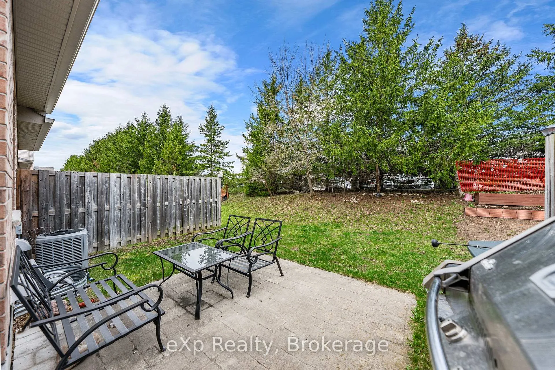 Photo 31 of 55 Laughland Lane, Guelph, Pineridge/Westminster Woods — HOMEH