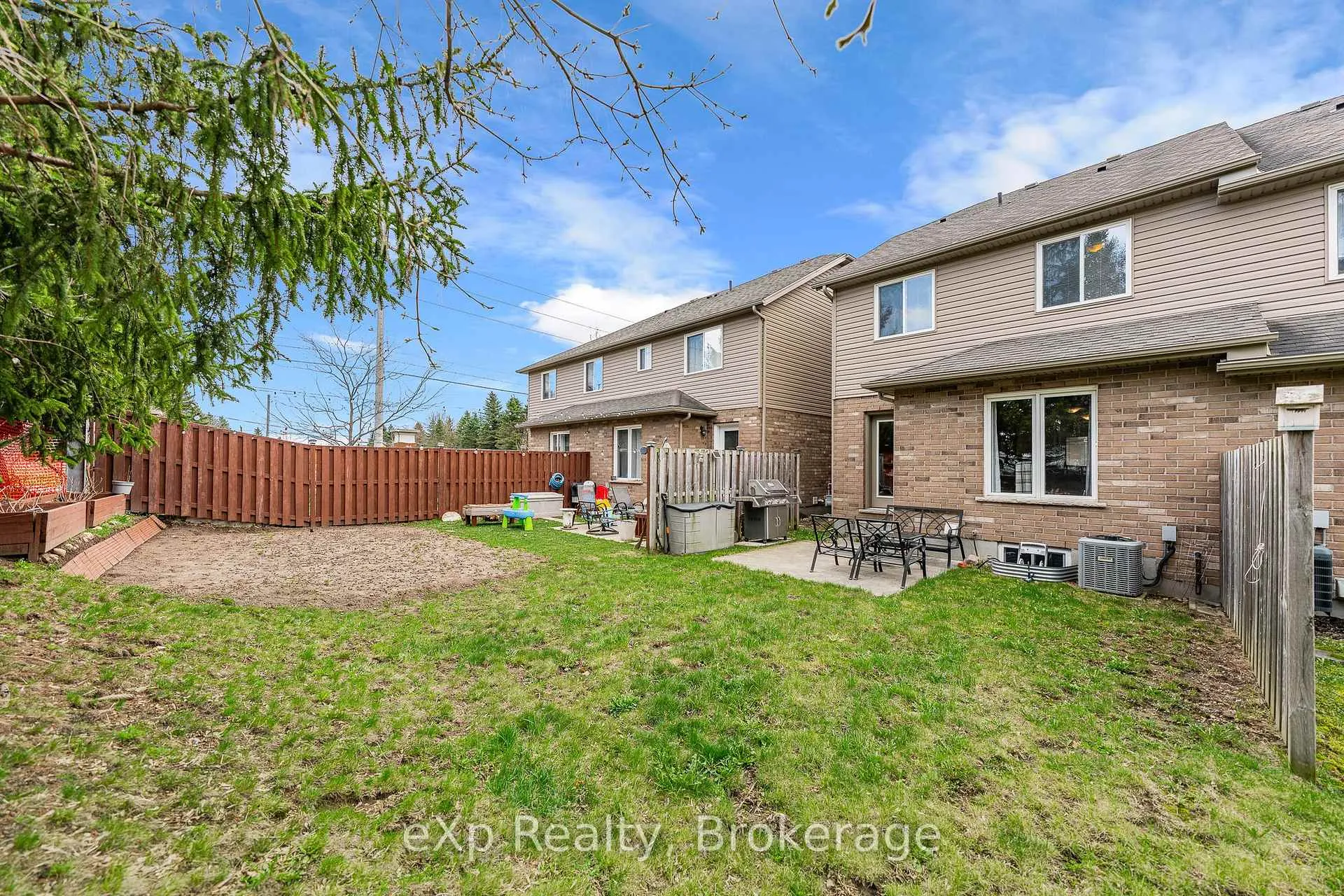 Photo 34 of 55 Laughland Lane, Guelph, Pineridge/Westminster Woods — HOMEH