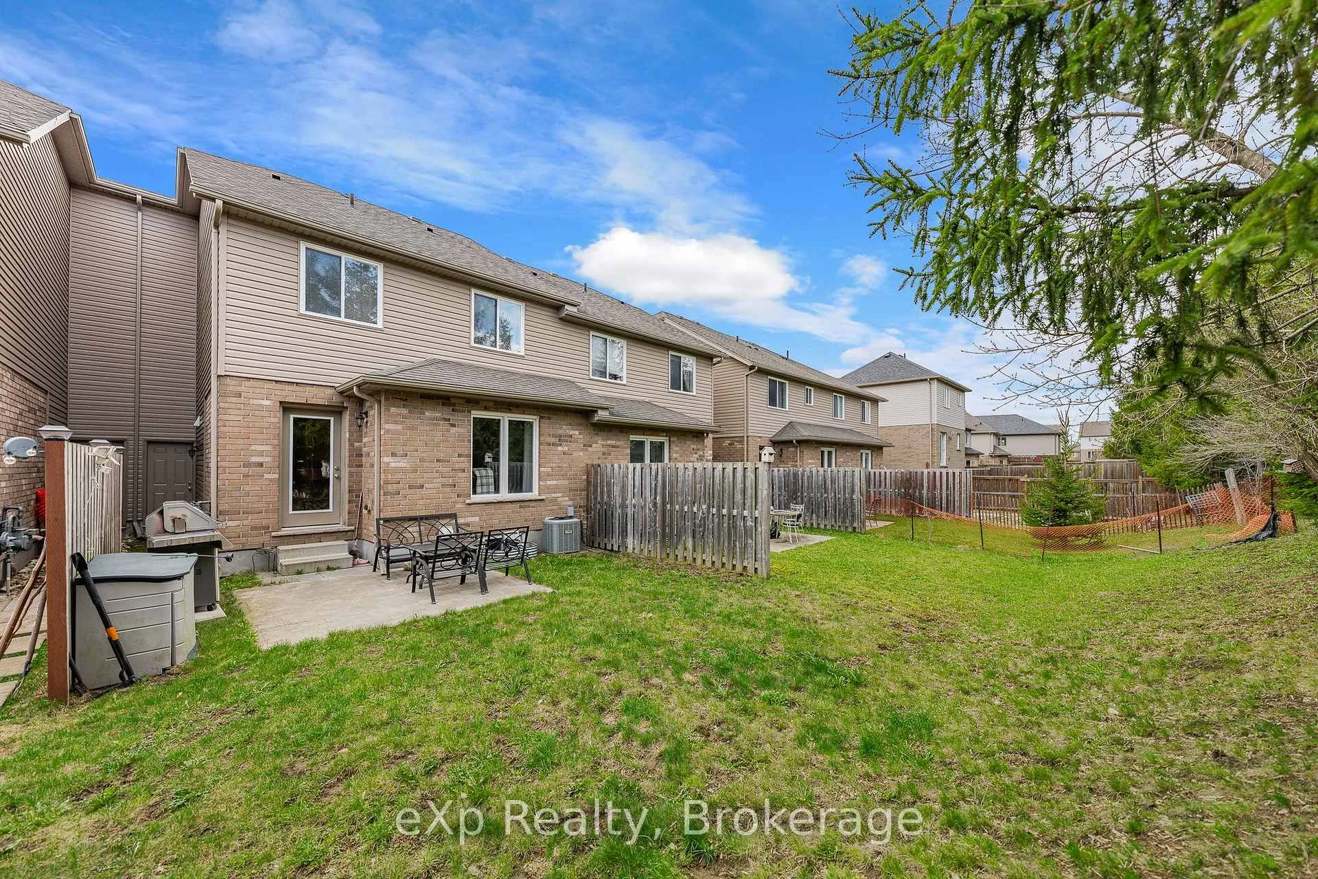 Photo 37 of 55 Laughland Lane, Guelph, Pineridge/Westminster Woods — HOMEH