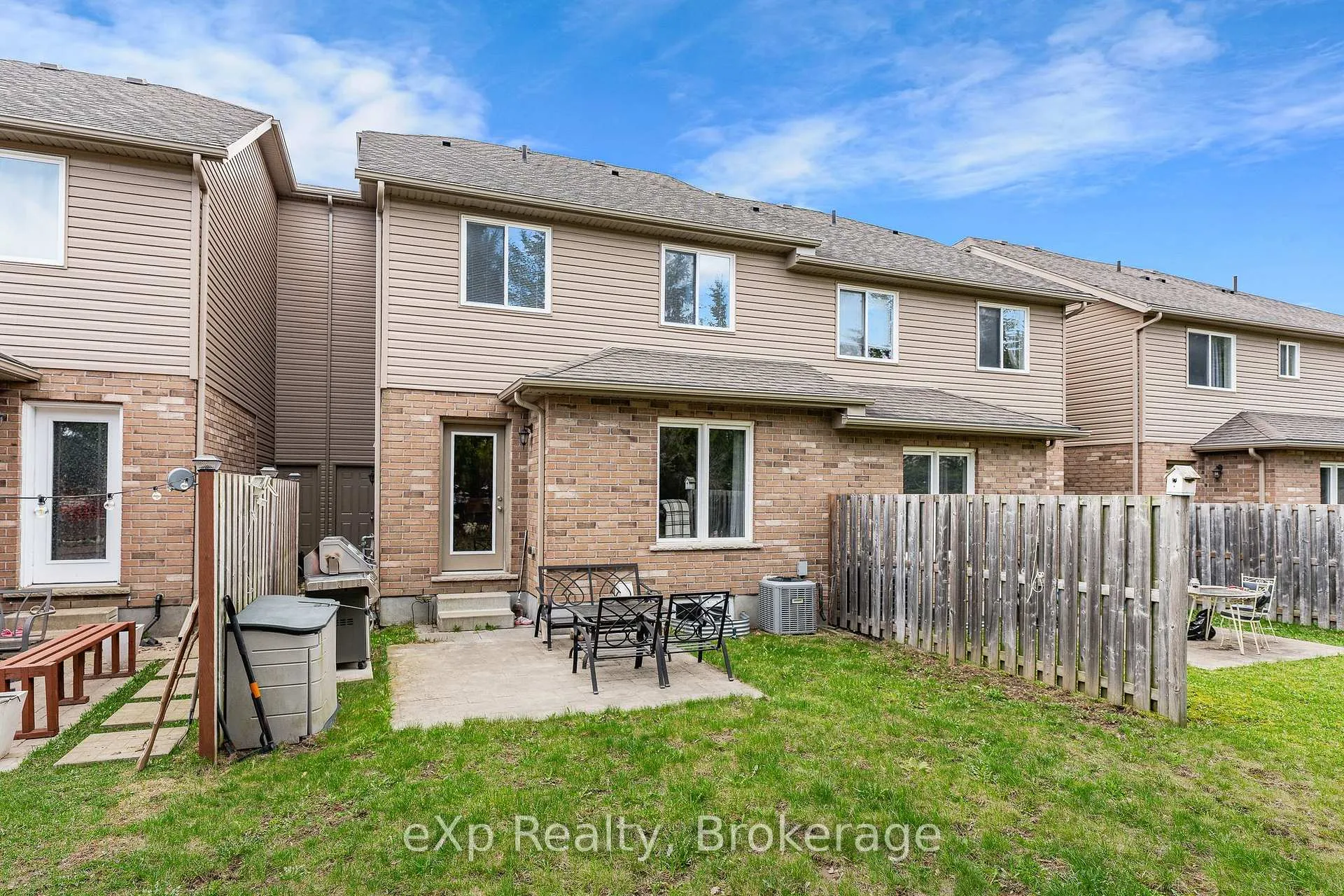 Photo 38 of 55 Laughland Lane, Guelph, Pineridge/Westminster Woods — HOMEH
