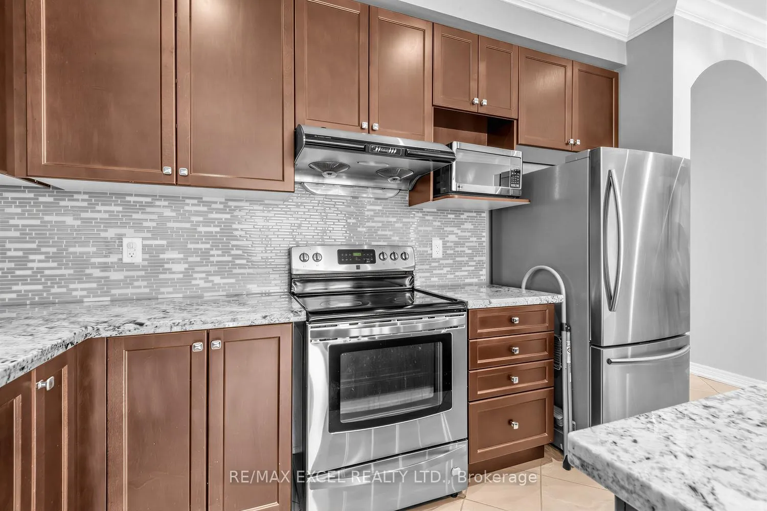 Photo 13 of 25 Demott Avenue, Markham, Cornell — HOMEH