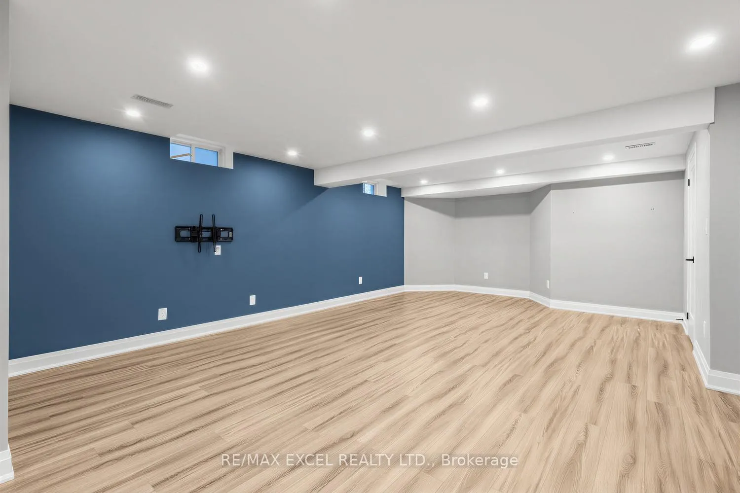 Photo 26 of 25 Demott Avenue, Markham, Cornell — HOMEH