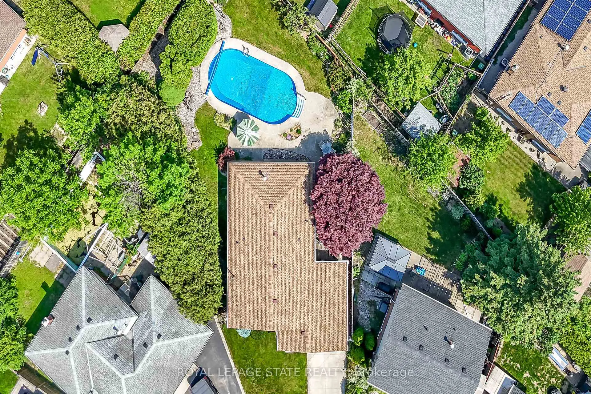 Photo 3 of 40 Bermuda Court, Hamilton, Rolston — HOMEH