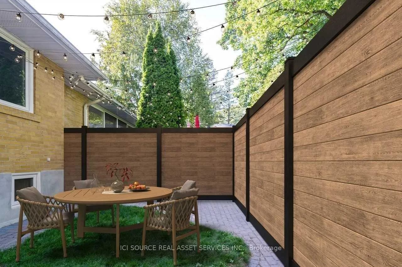 Photo 2 of 19 Ivy Lea Crescent, Etobicoke, Stonegate-Queensway — HOMEH