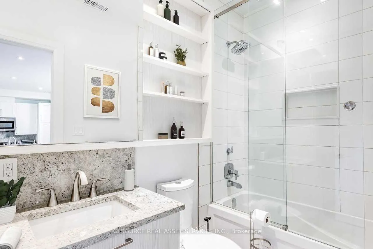 Photo 13 of 19 Ivy Lea Crescent, Etobicoke, Stonegate-Queensway — HOMEH