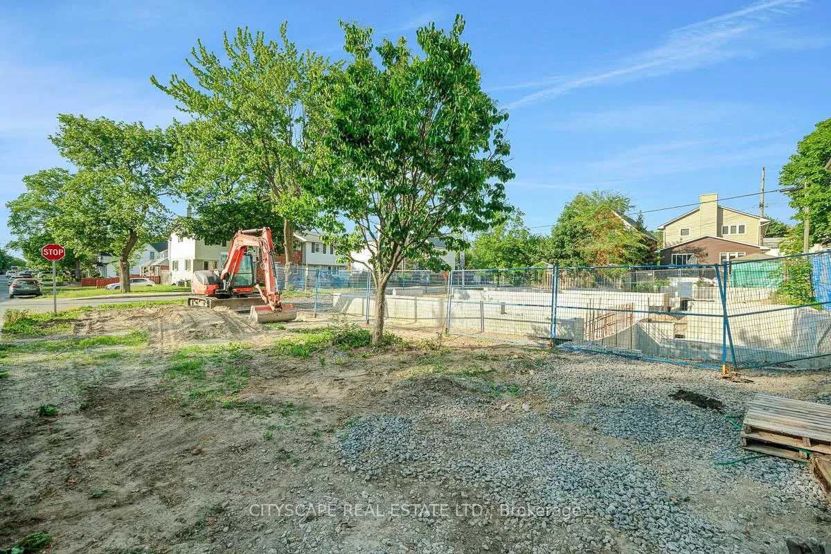 Photo of 551 Edison Avenue
