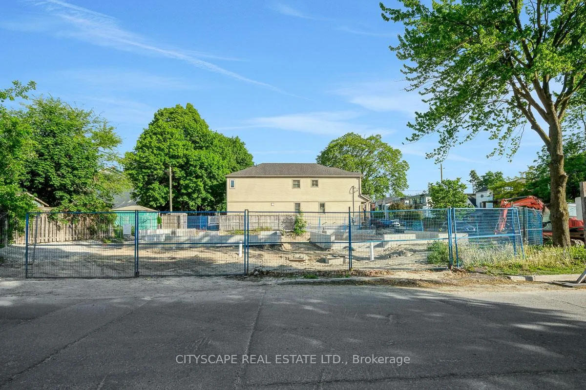 Photo 7 of 551 Edison Avenue, Ottawa, McKellar/Highland — HOMEH