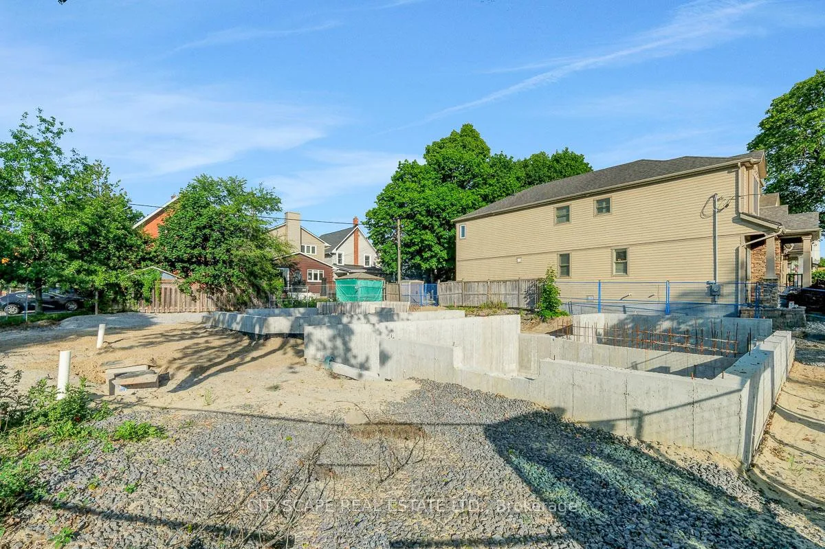Photo 11 of 551 Edison Avenue, Ottawa, McKellar/Highland — HOMEH