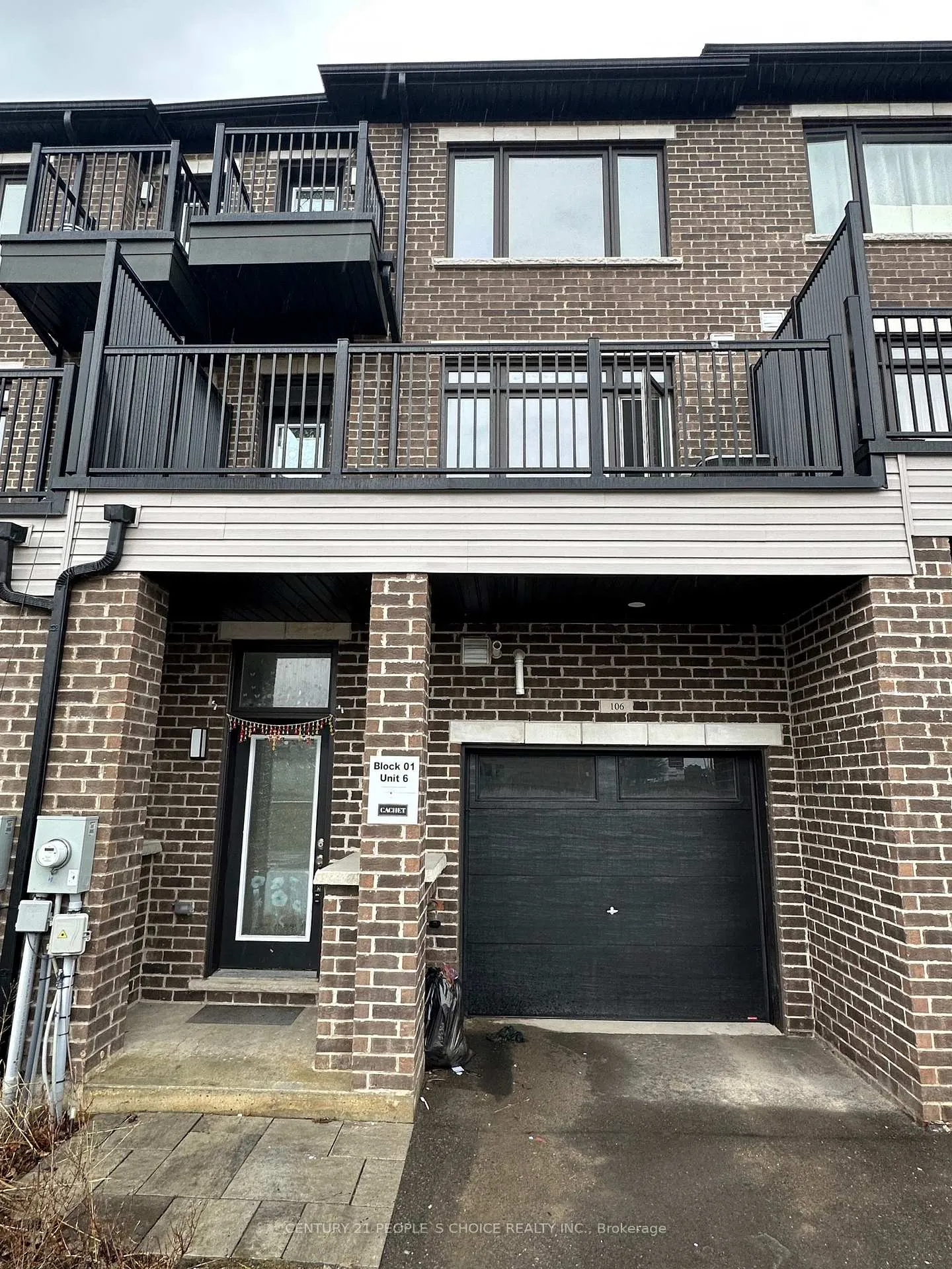 Front of Unit 106, 585 Colborne Street E