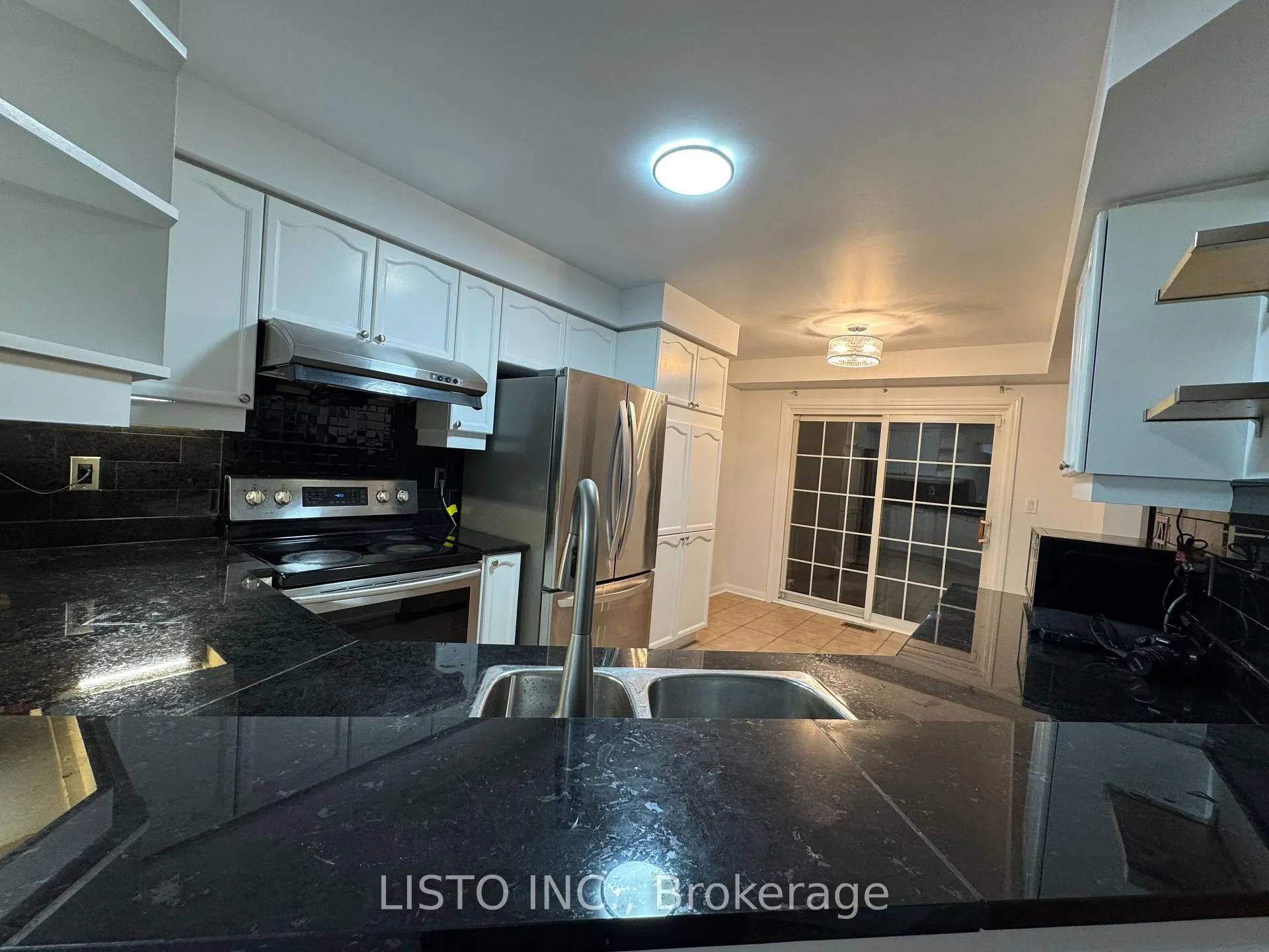 Photo 3 of 128 Sweetwood Circle, Brampton, Fletcher's Meadow — HOMEH