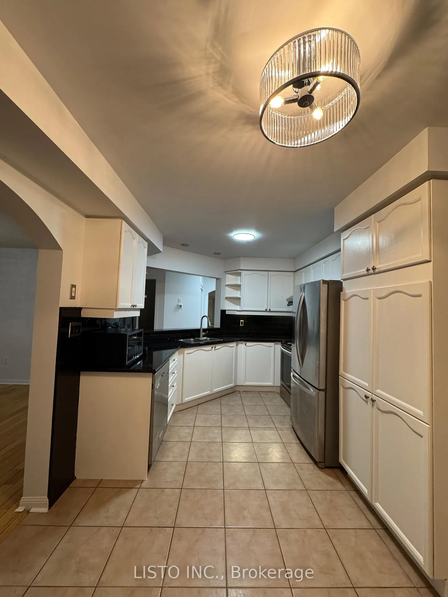 Photo 4 of 128 Sweetwood Circle, Brampton, Fletcher's Meadow — HOMEH