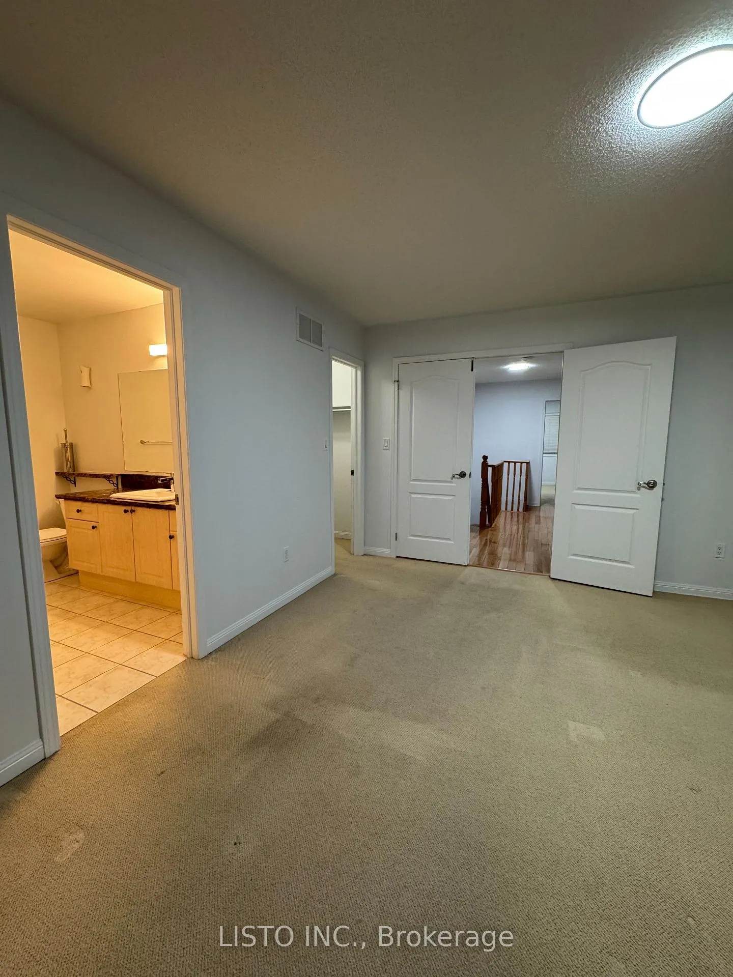 Photo 7 of 128 Sweetwood Circle, Brampton, Fletcher's Meadow — HOMEH