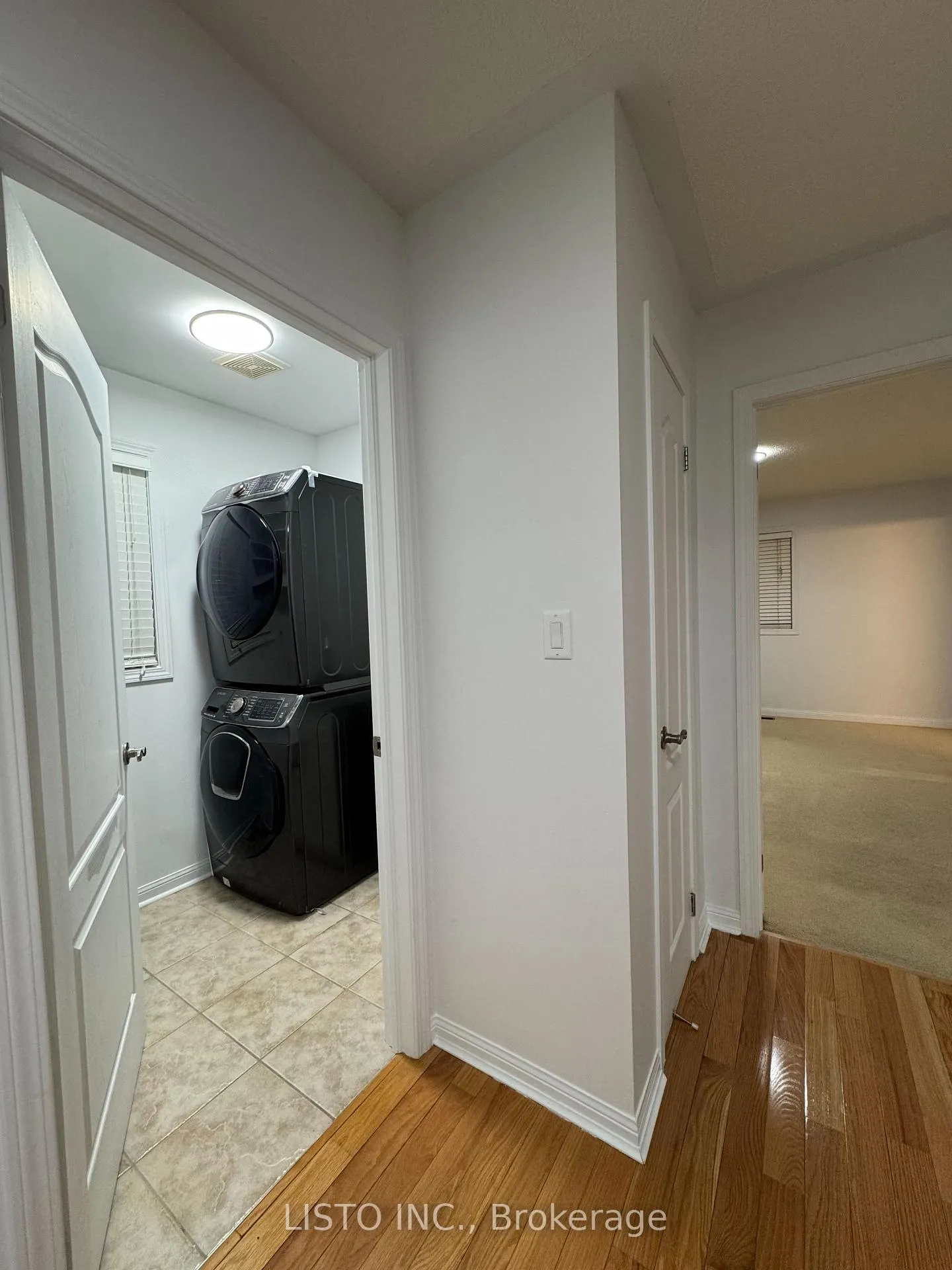Photo 15 of 128 Sweetwood Circle, Brampton, Fletcher's Meadow — HOMEH